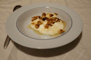 aphrodisiac recipe with yogurt honey and walnuts