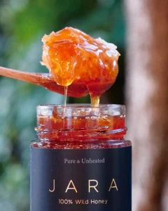 Jara honey with comb